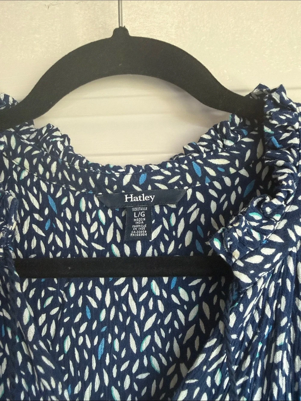 Navy Blue Sleeveless Maxi Dress with White Leaf Print